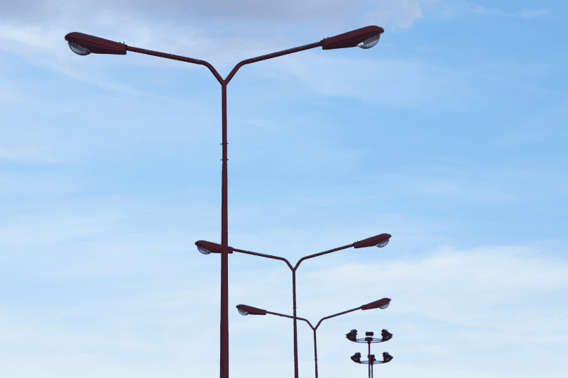 התקנה ותחזוקת עמודי תאורה - שומרים על האור ברחובות והכבישים