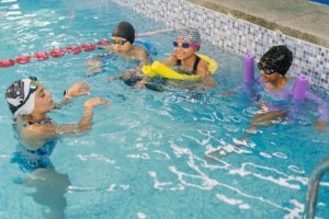 חוויה בבריכה – תנו לילדים לגדול עם חוויות מים בטוחות בבריכות אינטקס